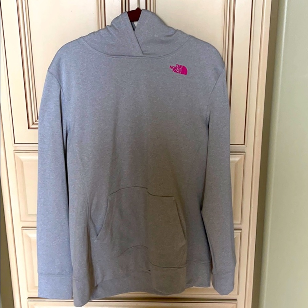 Women’s XL North Face pull over.